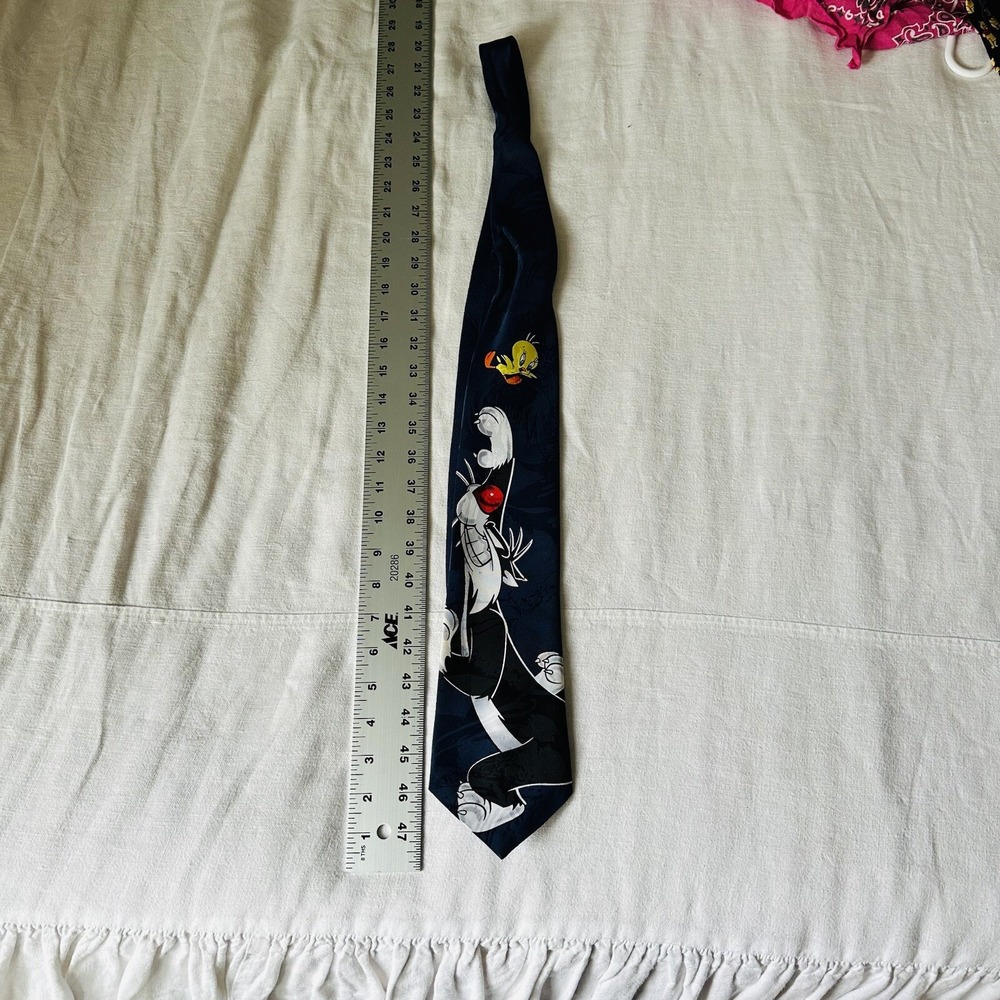 Looney Tunes Christmas Tie Taz Silvester‎ Marvin Daffy Bugs Tweedy Road Runner